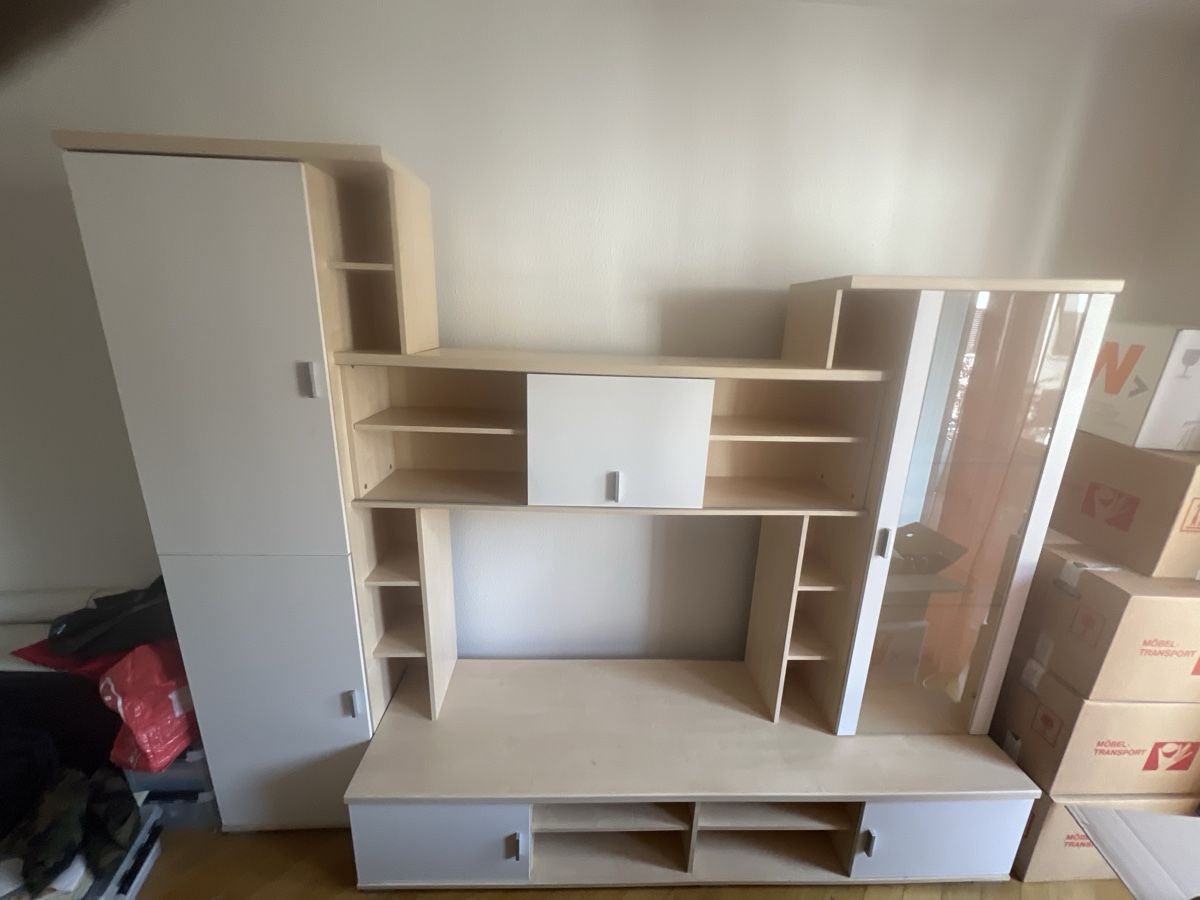 Regale: Wohnwand Buche weiss mit Glasfront gute Zustand – Gebraucht aus Zürich von zue_ng7c 1