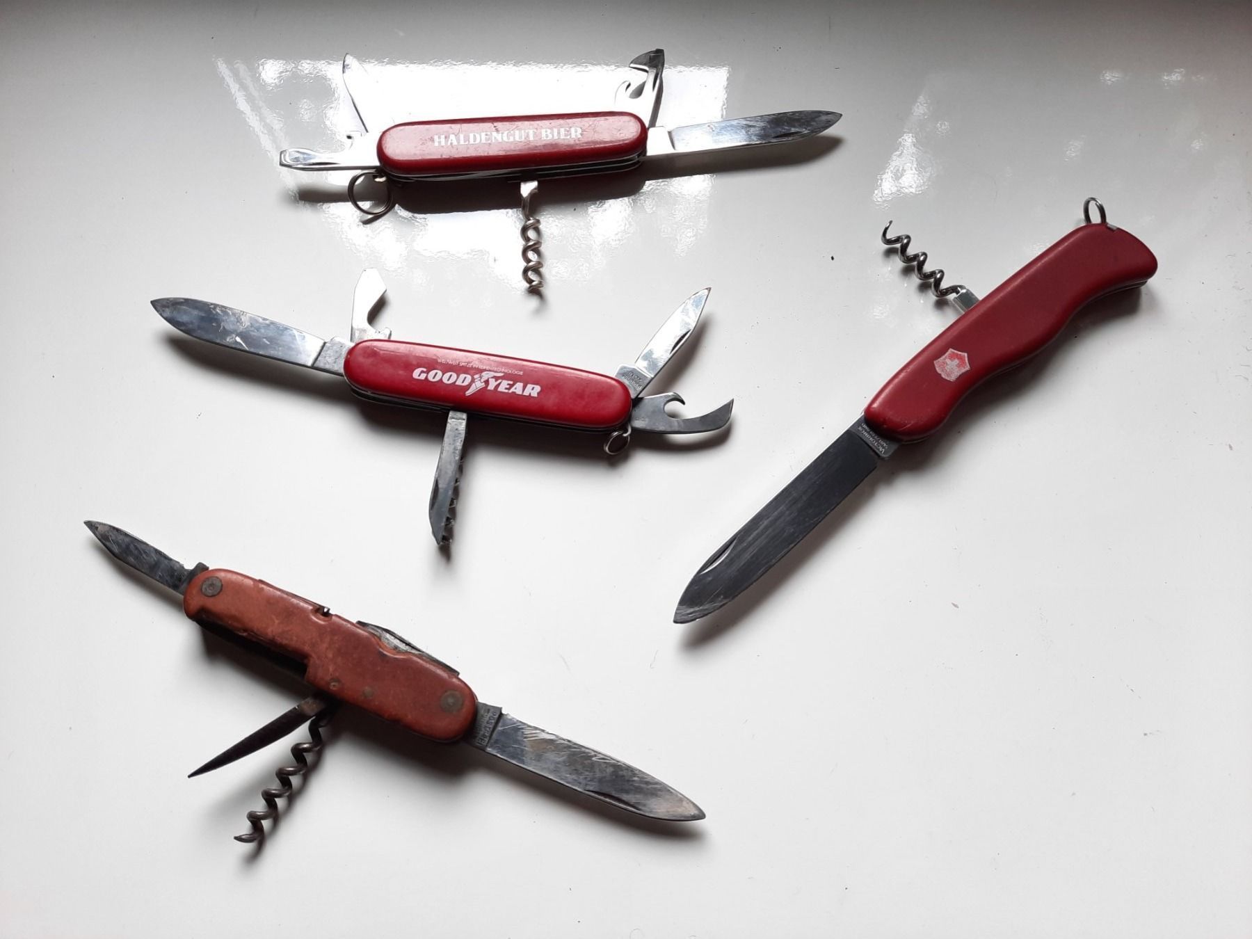 Coltelli tascabile: Schweizer Taschenmesser, Sackmesser – Usato da Weinfelden venduto da JoeBaer