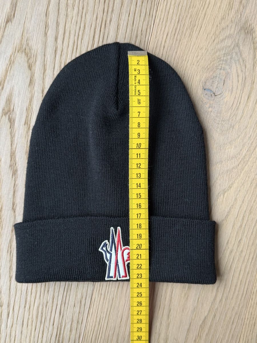 Moncler Copricapi, berretti & cappellini: Moncler Grenoble wool beanie – Nuovo (secondo la descrizione) da Zürich venduto da dav_ylk6 3