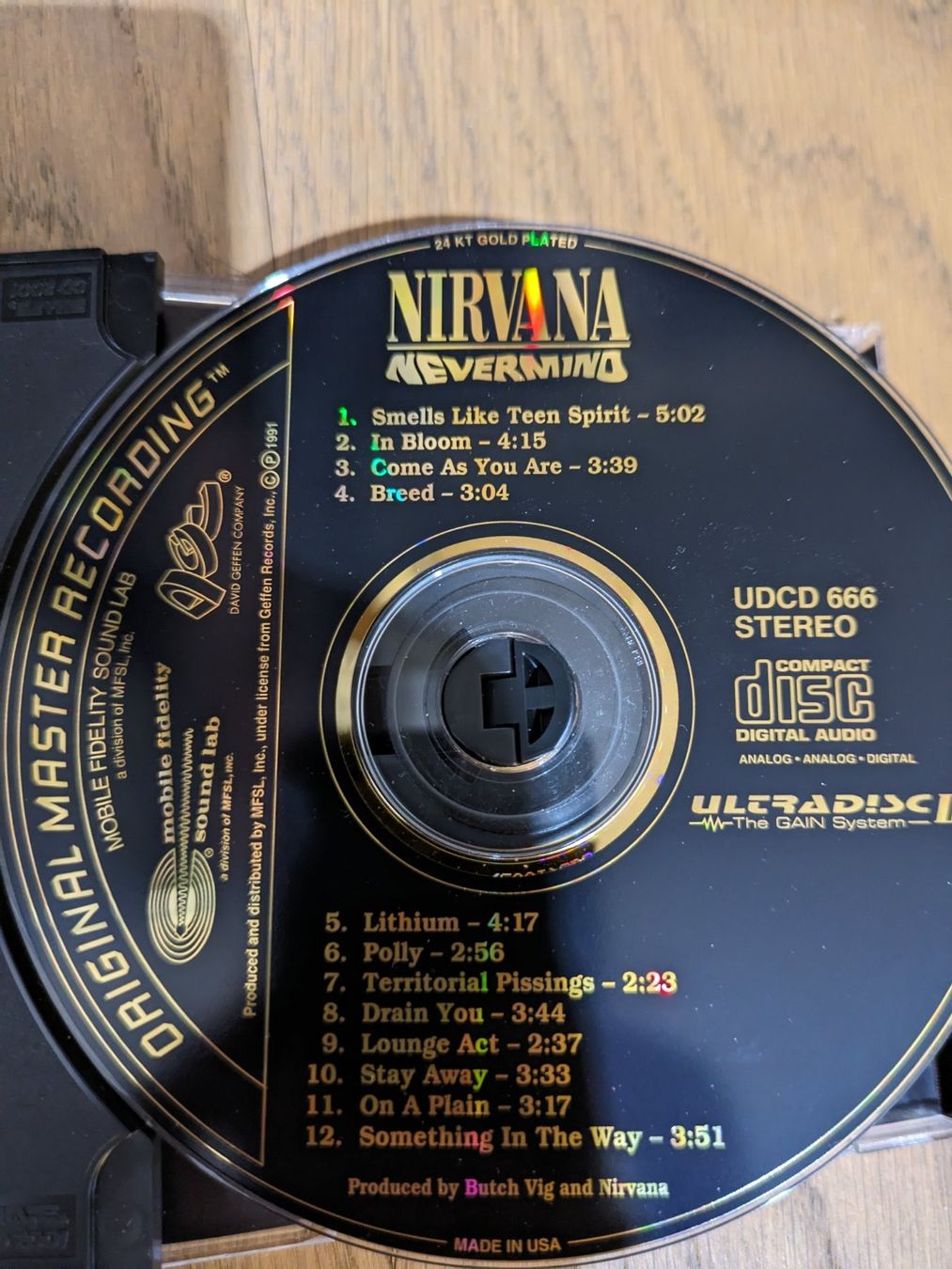 CDs: Nirvana Nevermind 24K vergoldete Original Master CD – Gebraucht aus Schlieren von  3