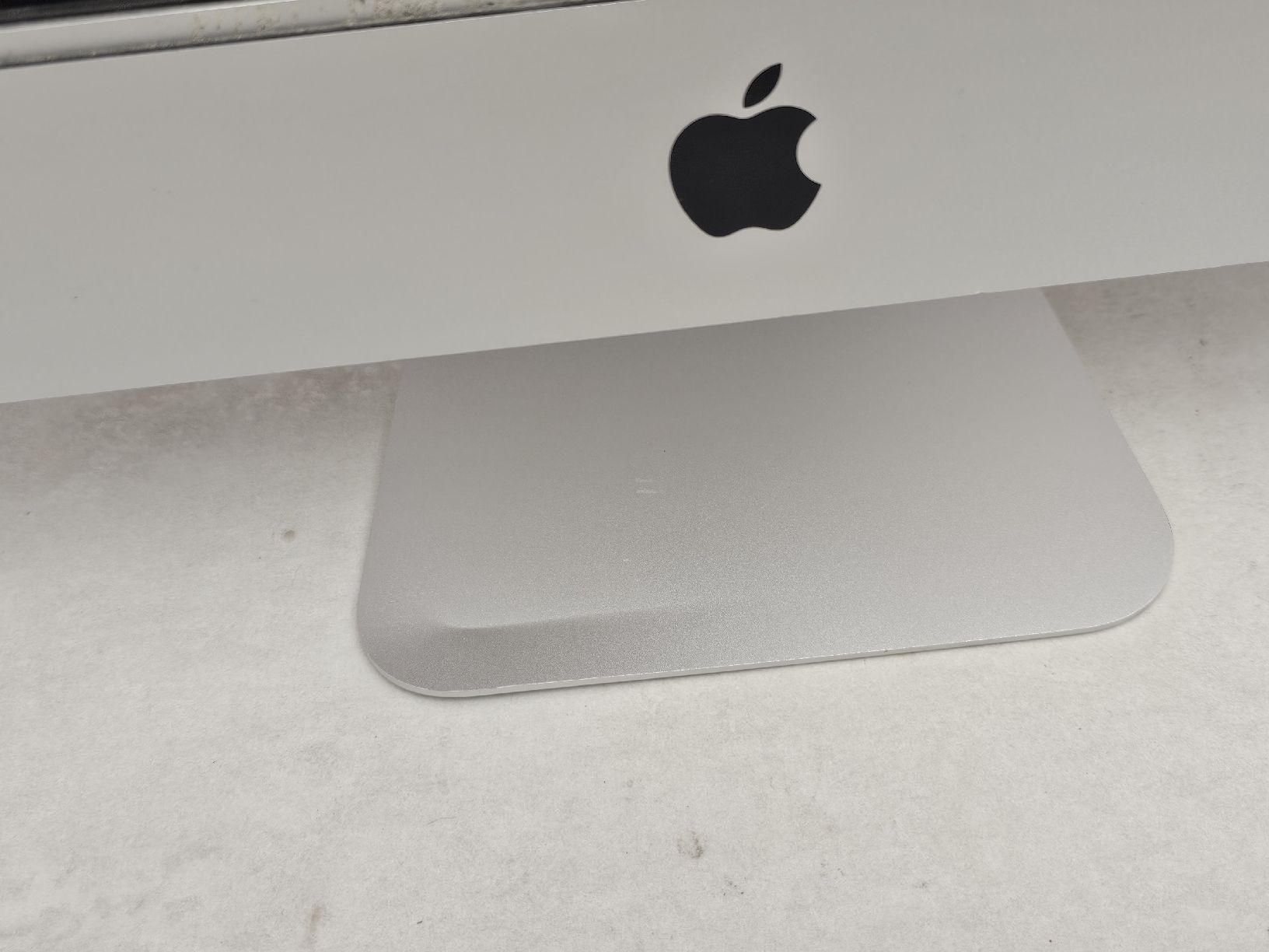 Apple PC: Apple iMac 21 i5, 8Gb  – Usato da SCHAFFHAUSEN venduto da Atami99 1