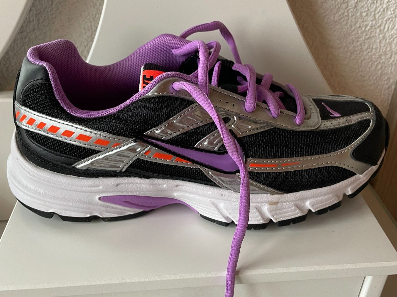 Nike Scarpe da uomo: Nike Initiator – Usato da Erde venduto da EmilieDess