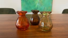 3 kleine Glasvasen bernsteinfarben und orange gerippt