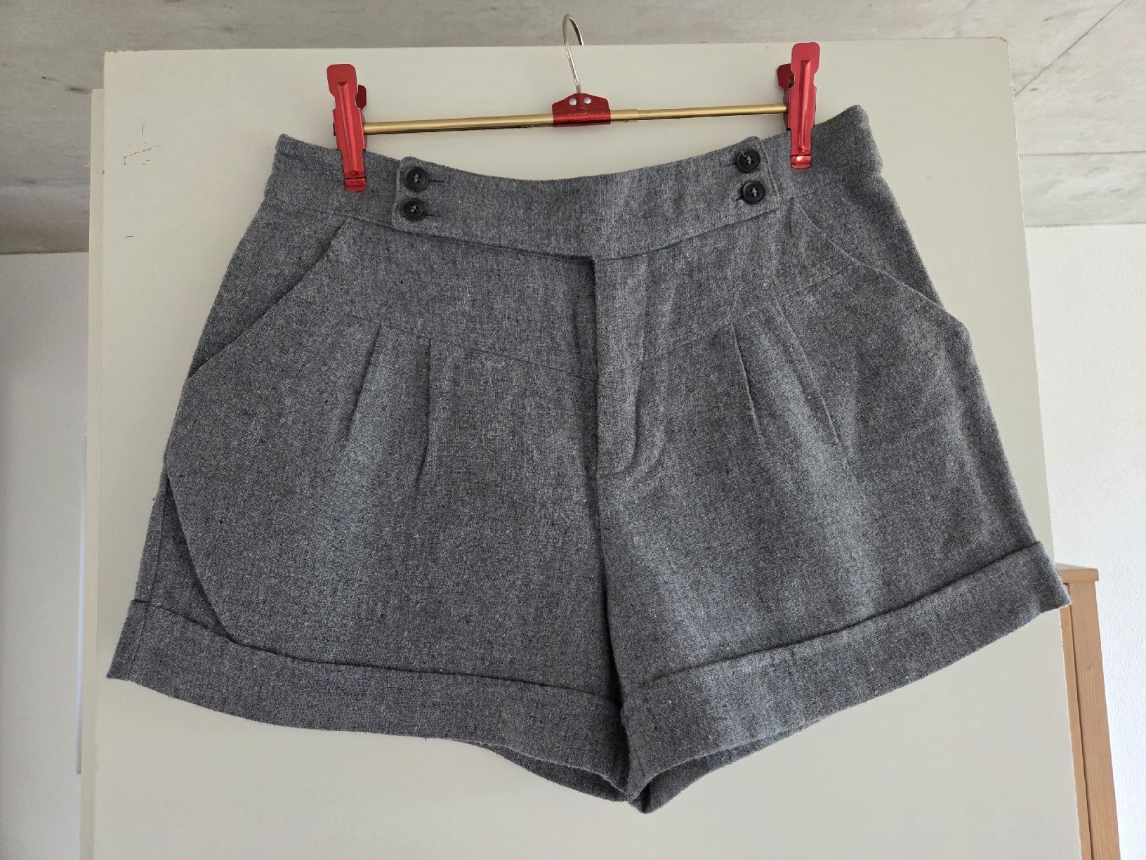 Mango Pantaloni: Mango Wollshorts, grau, Grösse 36 – Usato da Villars-sur-Glâne venduto da richardette