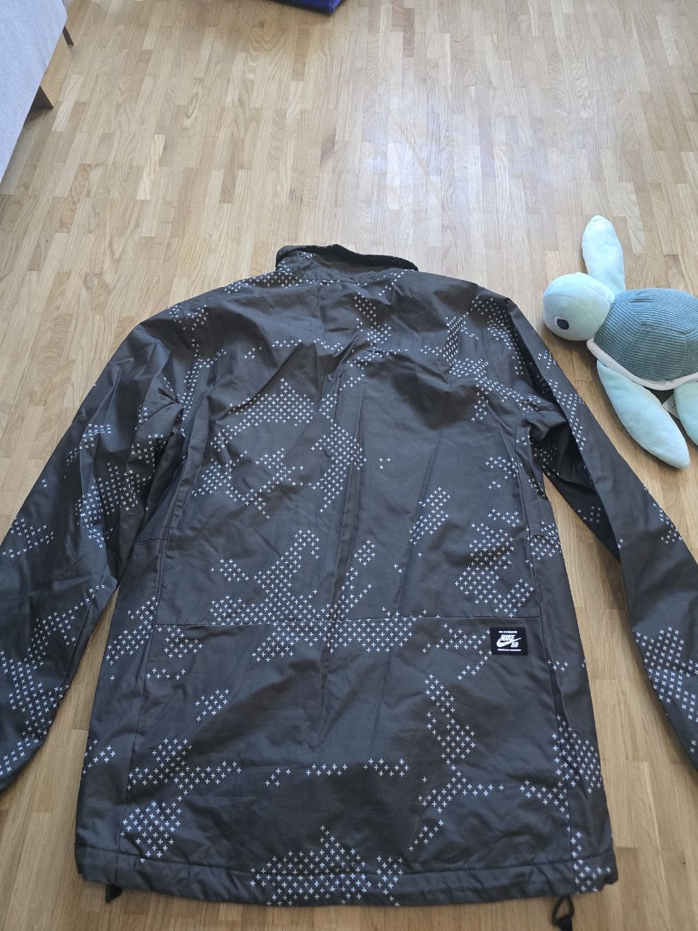 Nike Jacken: Veste Nike SB, taille M, comme neuve! Style unique. – Gebraucht aus Mont-sur-Lausanne von Didinho 3