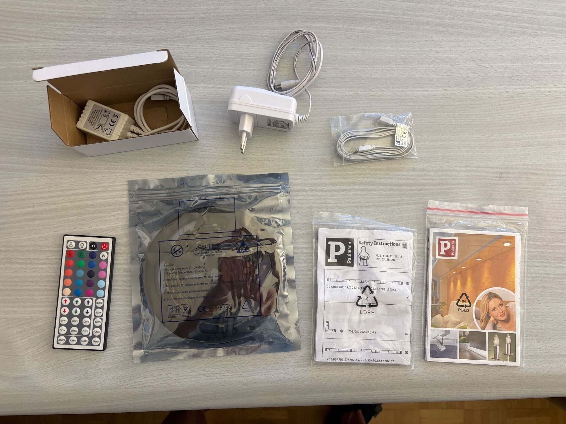 Paulmann Lampes: Ruban LED Paulmann YourLED Basic Set RGB 1,5m – D'occasion à Fribourg par DASH-D 1
