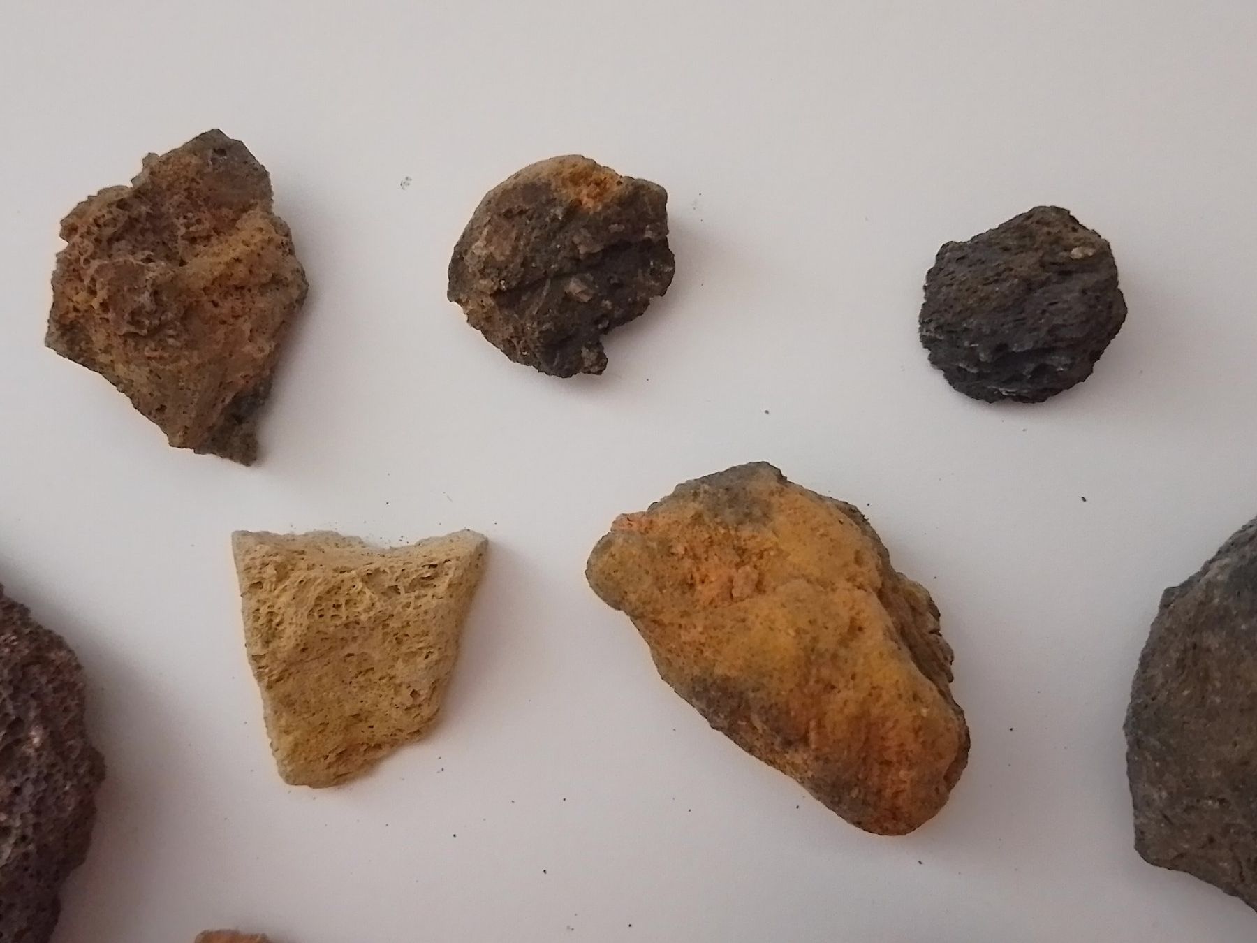 Mineralien & Heilsteine: Pierres volcaniques – Gebraucht aus Echandens von Gamora32 3