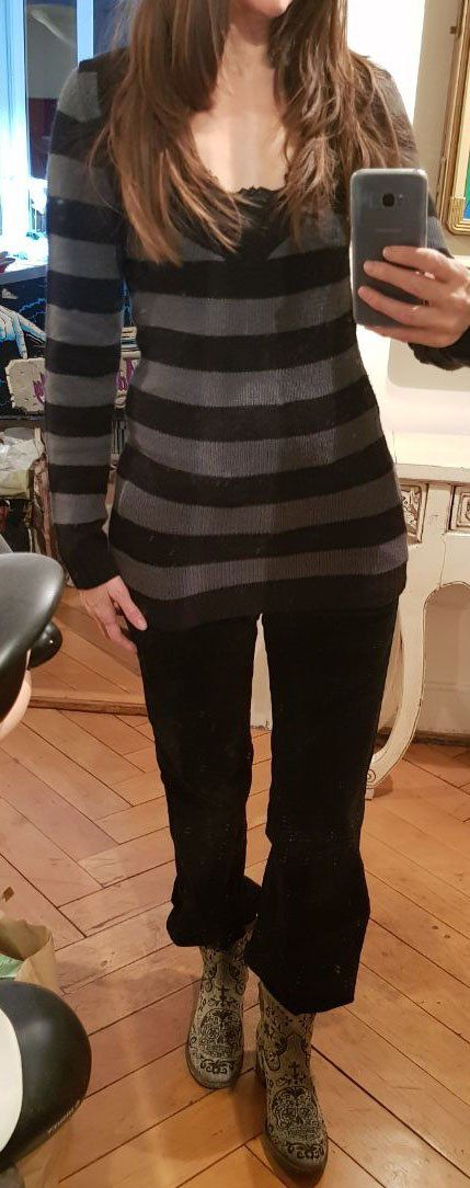 Pullover & Sweatshirts: Yes or No langer Oversize Pullover mit V-Ausschnitt S M – Gebraucht aus St. Gallen von Hereplaysmusic 1
