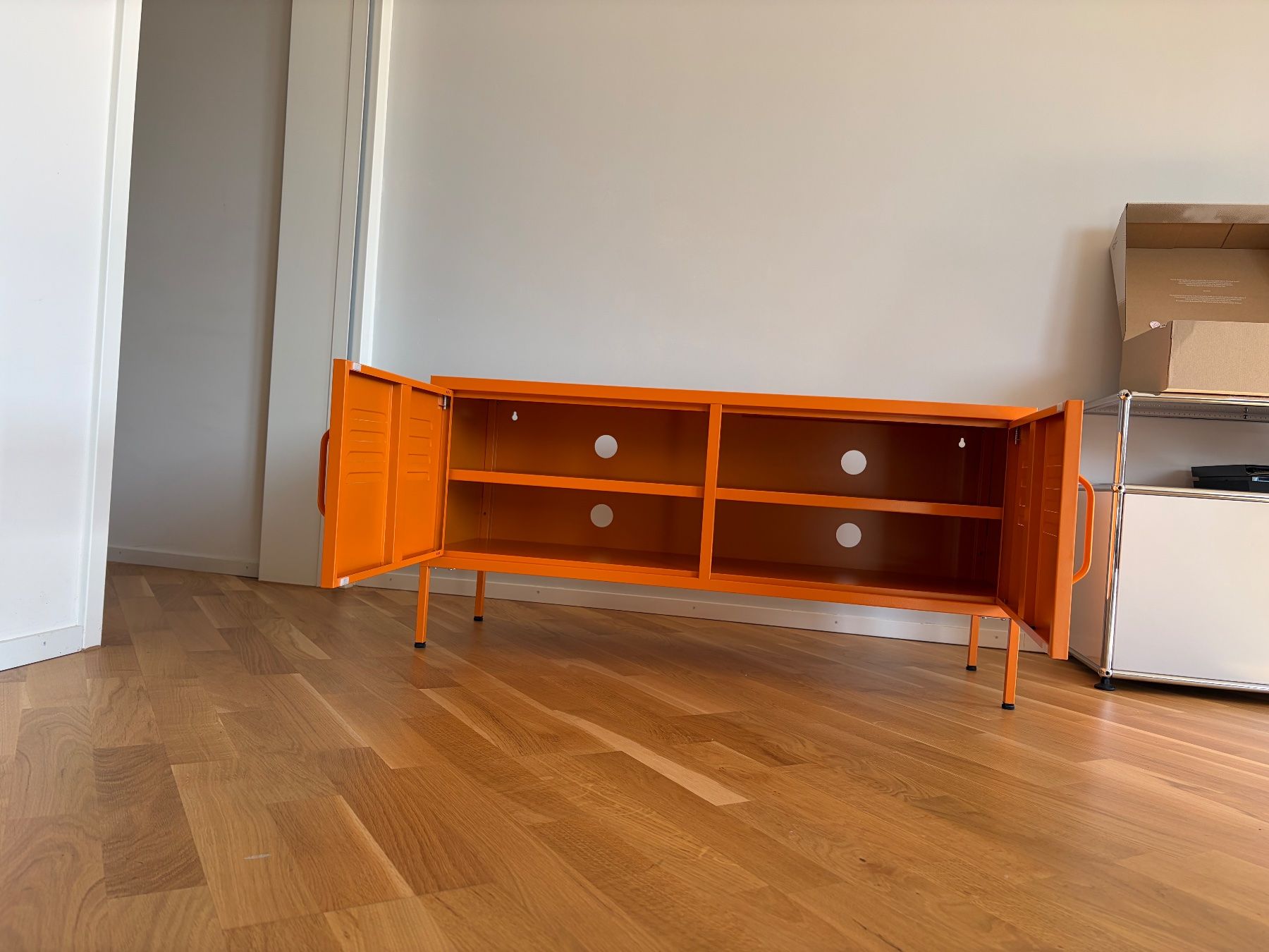 Mobili TV: Oranges Retro TV Möbel (ab CHF 1.-) – Usato da Zürich venduto da car_8drv 2