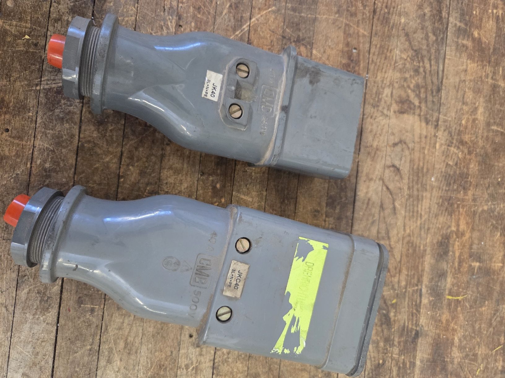 Stecker: J40 Steckdose und Kupplung – Gebraucht aus Unterschächen von Fixu86