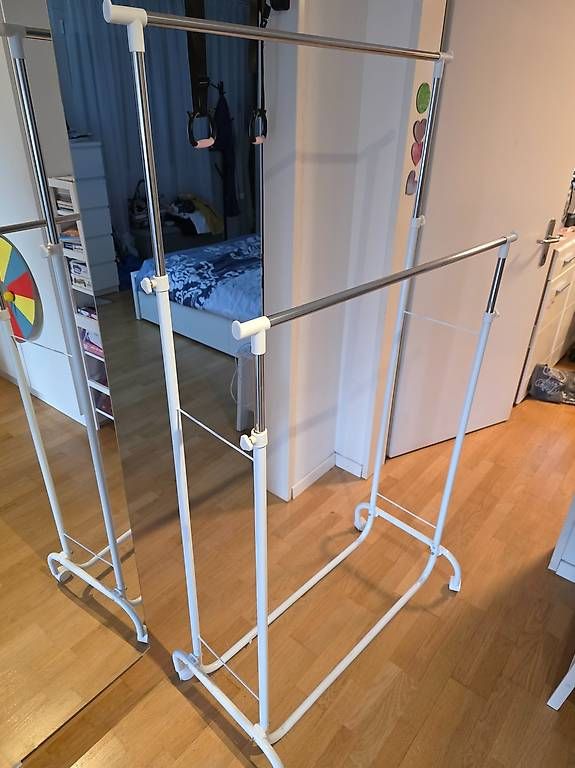 Sonstige Dekorationen & Accessoires: Kleiderständer in gutem Zustand – Gebraucht aus Volketswil von atzakas 2