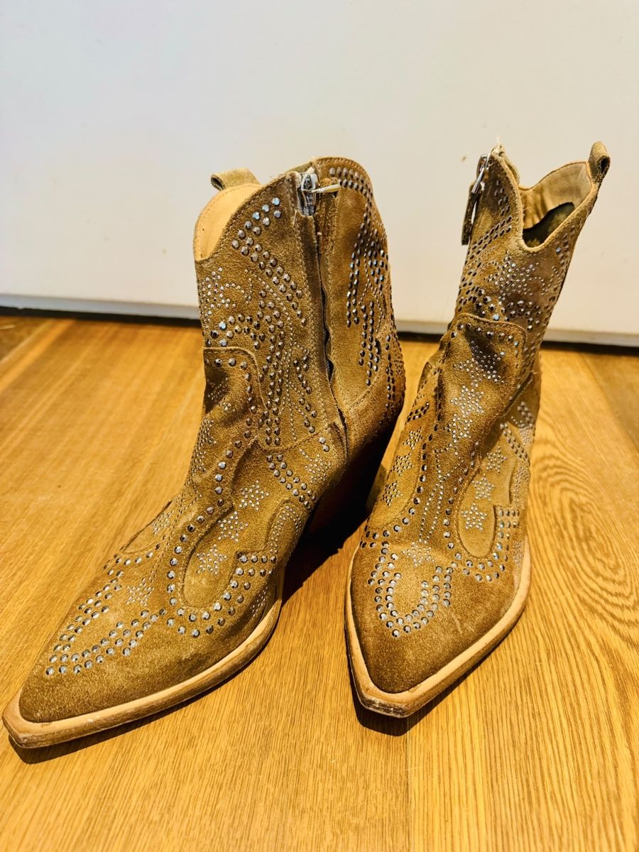 Damenschuhe: Cowboy Stiefel Gr.40 – Gebraucht aus Moosseedorf von mswalker
