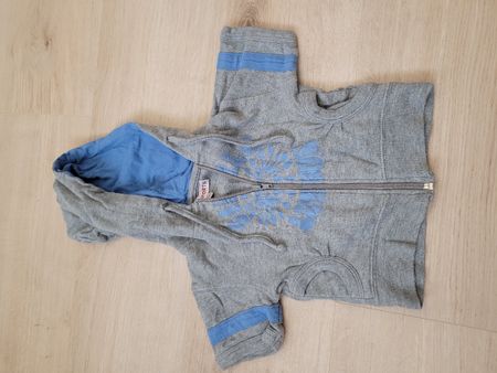 cooles Shirt/Jäckli Gr. 104
