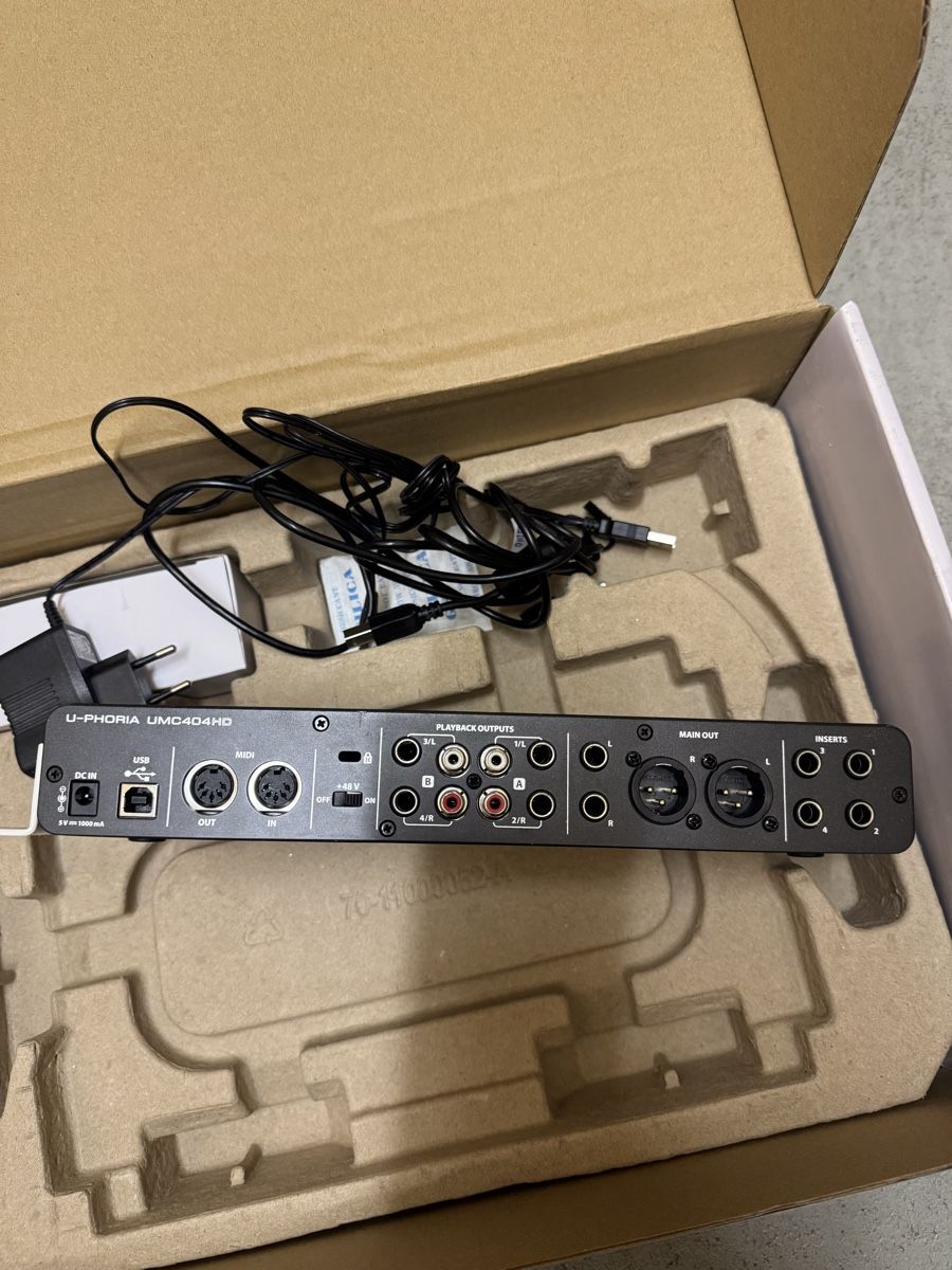 Behringer Equalizer: behringer u-phoria umc – Defekt aus Emmenbrücke von Laurelo 3