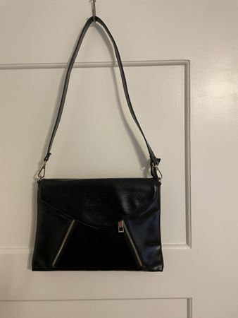 Schwarze Schultertasche mit Reissverschlssse — Top Zustand!