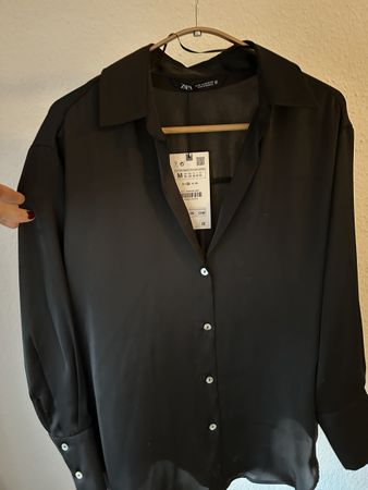 Chemisier satinée noire Zara