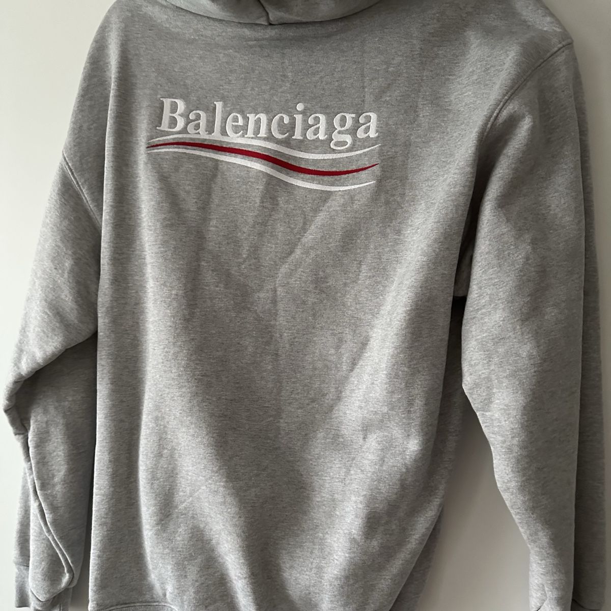 Balenciaga Maglioni & Felpe: Balenciaga Hoodie Grau – Nuovo (secondo la descrizione) da Zürich venduto da Nomase10. 2