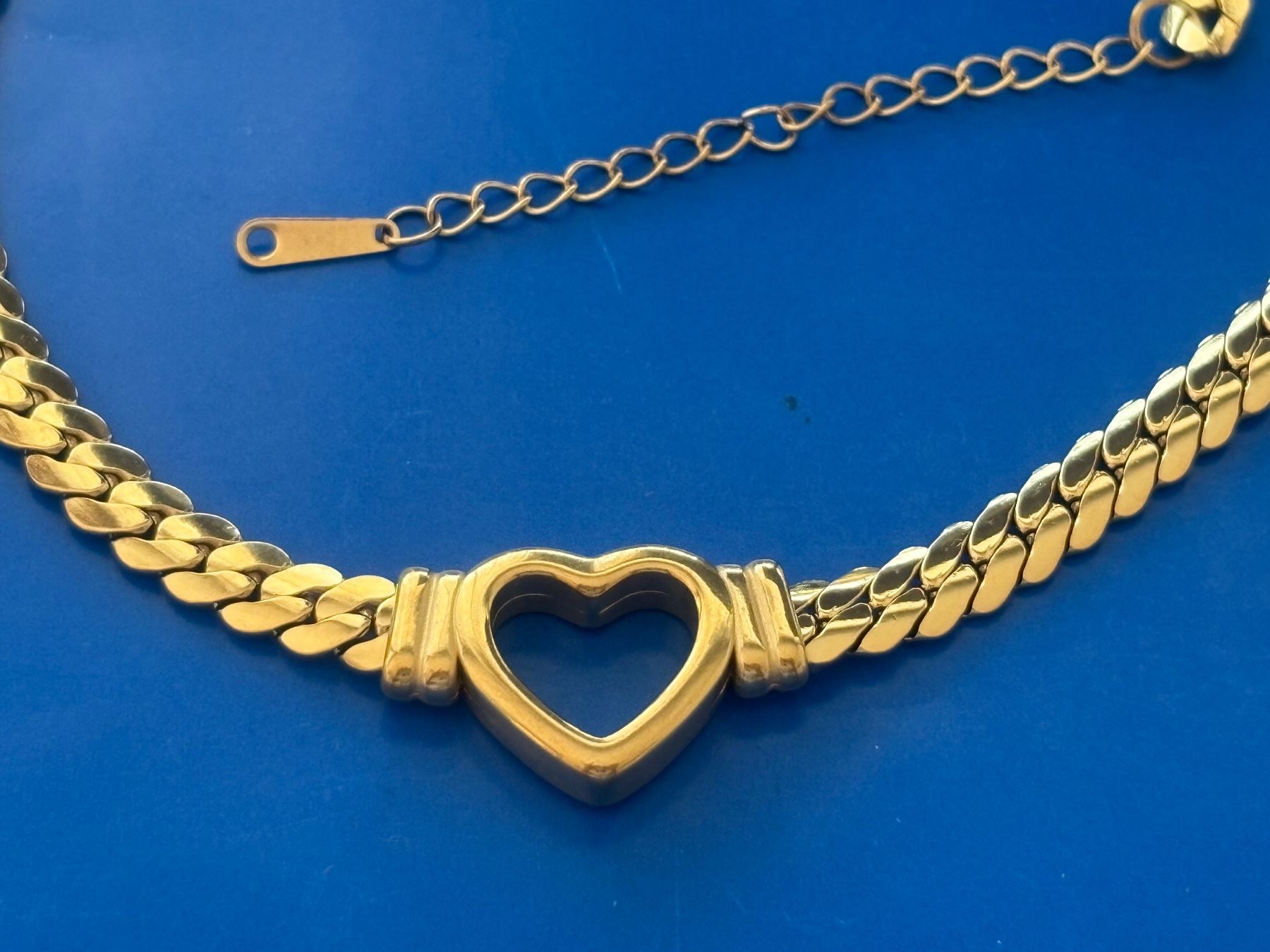 Catenine: Luxus Elegante Edelsthal Kette Farbe : Gold – Nuovo (secondo la descrizione) da Biel-Bienne venduto da Roserosse13 5