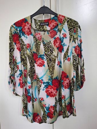Blumiges Shirt Gr. 46/48 Jean Marc Philippe