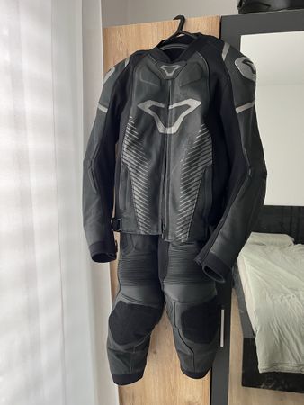 Motorradkombi  Damen schwarz Leder guter Zustand