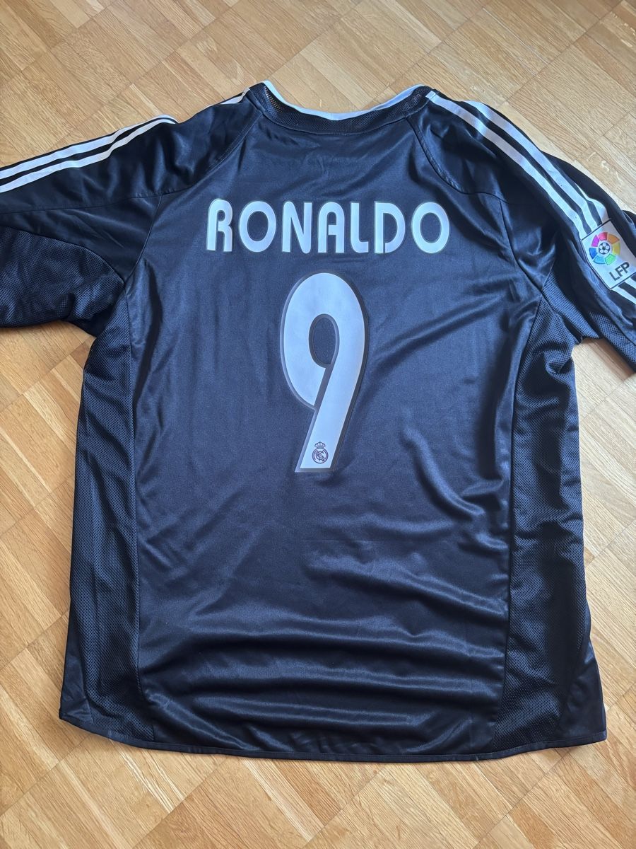 Real Madrid Maillots de corps & Pantalons: Real Madrid Trikot Ronaldo – D'occasion à Zürich par ChampShirts