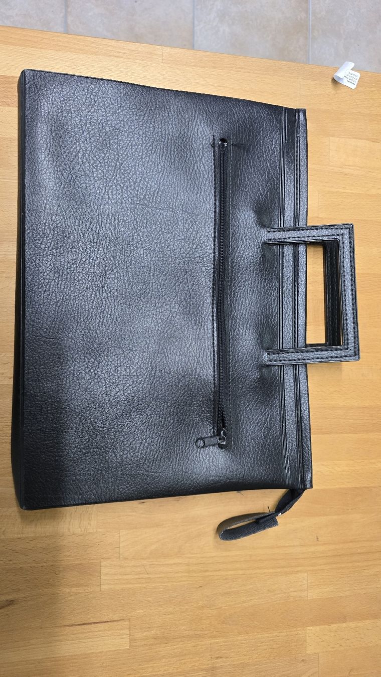 Valigie & Borse: Eleganteschwarze Ledermappe A4 – Usato da Schüpfen venduto da Oblivion2013