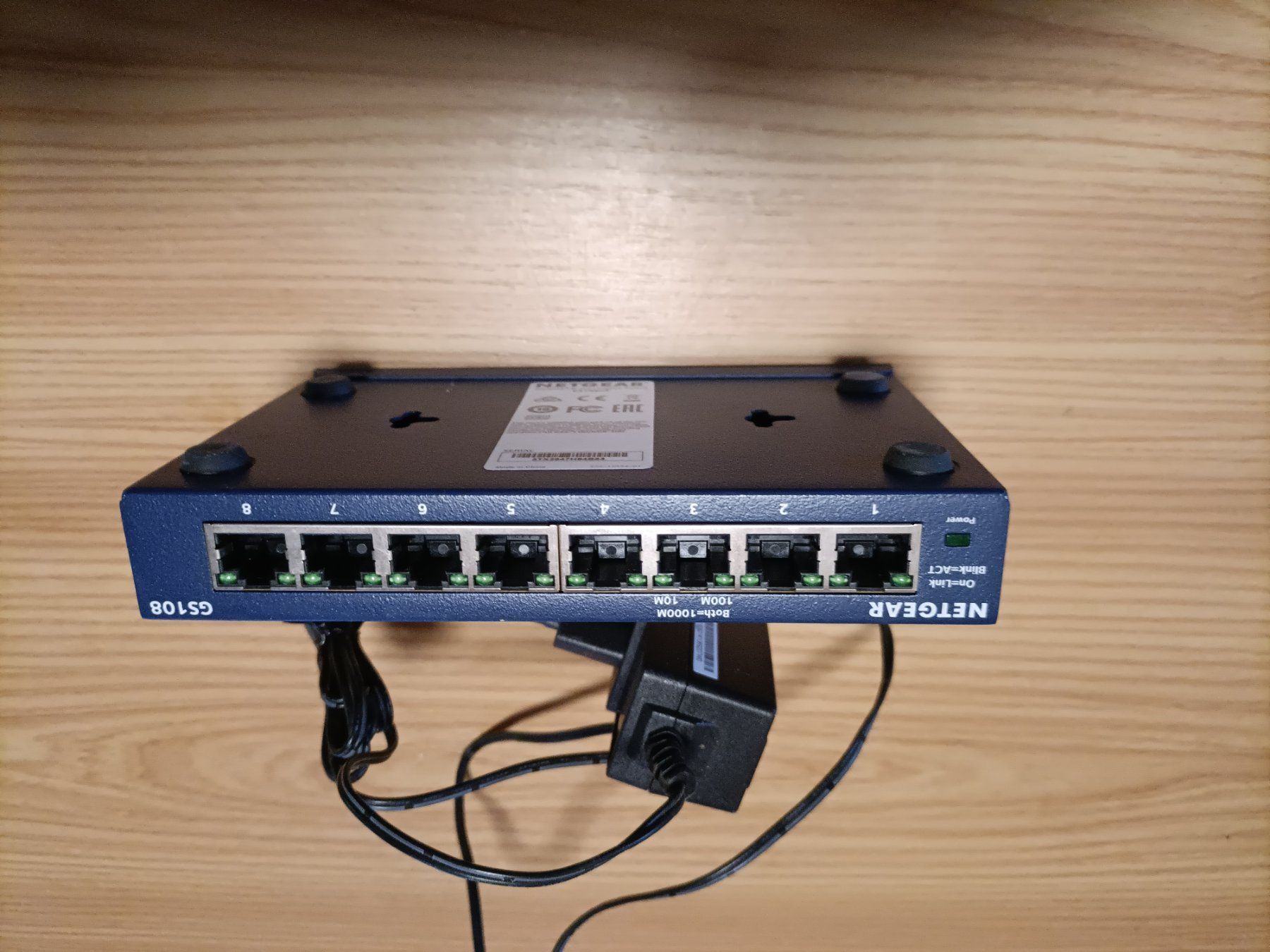 Netgear Hub & Switch: Netgear ProSAFE GS108 Gigabit Switch 8-Port – Usato da Schöftland venduto da Snacketti7 1