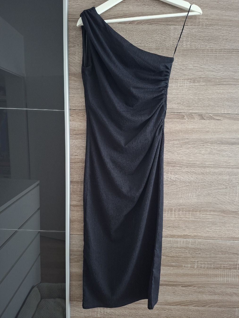H&M Kleider: H&M Midikleid – Neu (gemäss Beschreibung) aus Riehen von jlj_st82