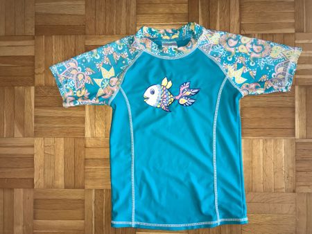 Badeshirt mit Fisch Grösse 110/116 - Porto 1.40