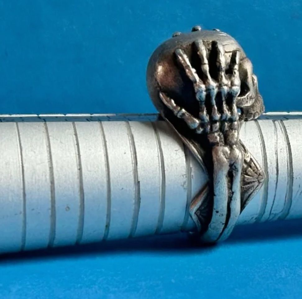 Anelli: Herrenring Totenkopf (68) – Usato da Laufen venduto da belleskulptur 3