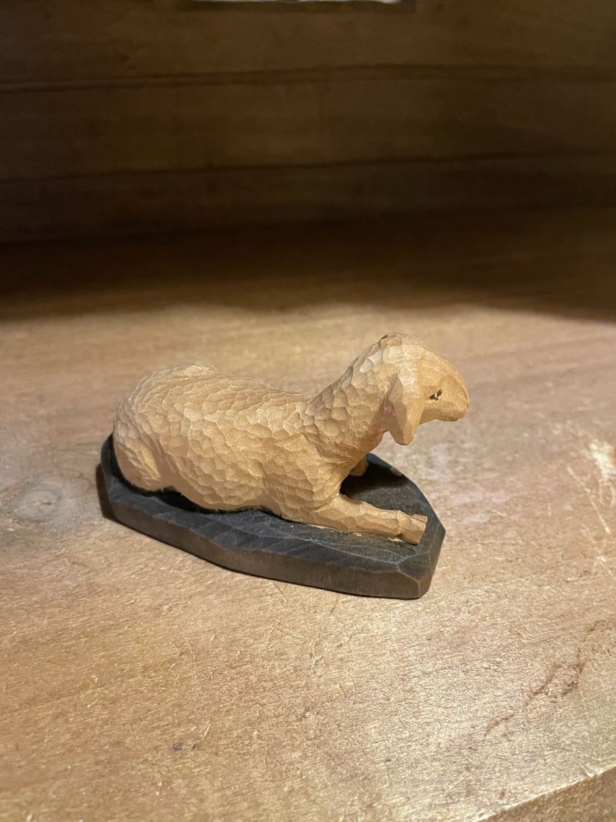 Figuren: Schaf liegend E.Thomann Brienz – Gebraucht aus Flawil von Naphtali