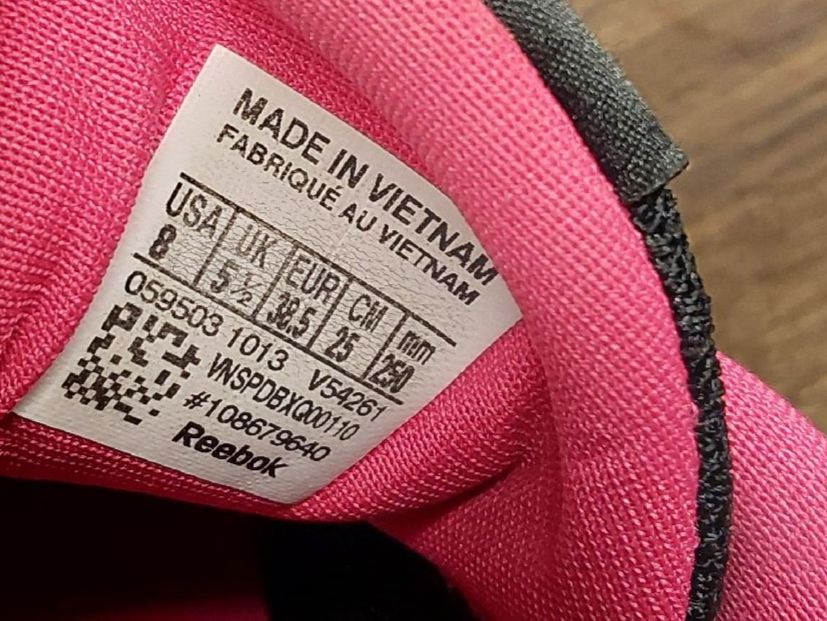 Reebok Scarpe da donna: Sneakers Reebok schwarz pink 38.5 – Usato da Köniz venduto da scopello12 5