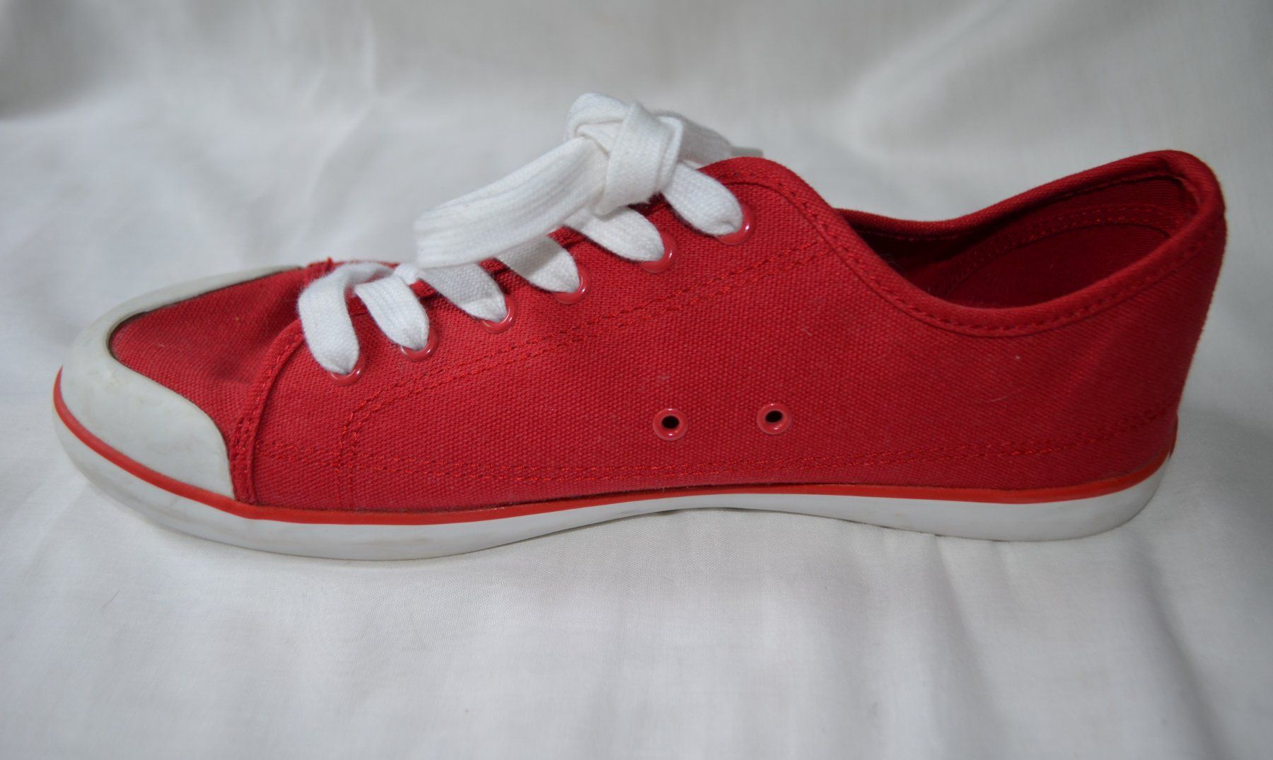 Levi's Scarpe da uomo: Levi's Herren Sneakers, ROT, Grösse 44 – Usato da Zürich venduto da Gustavo_Bianco 2