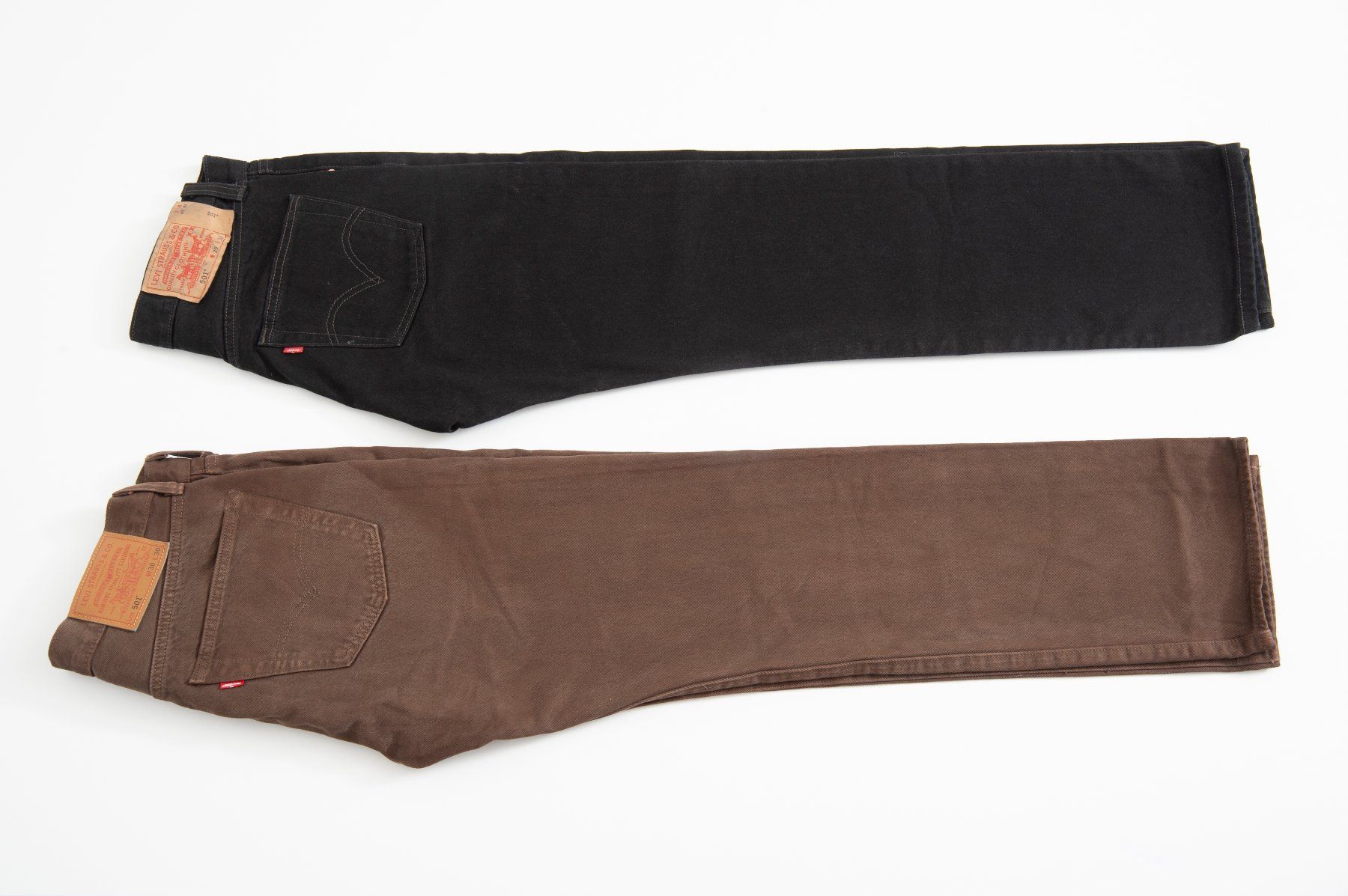Levi's Jeans: Lewi's 501 noir et Brun – Usato da Lausanne venduto da Phlox02