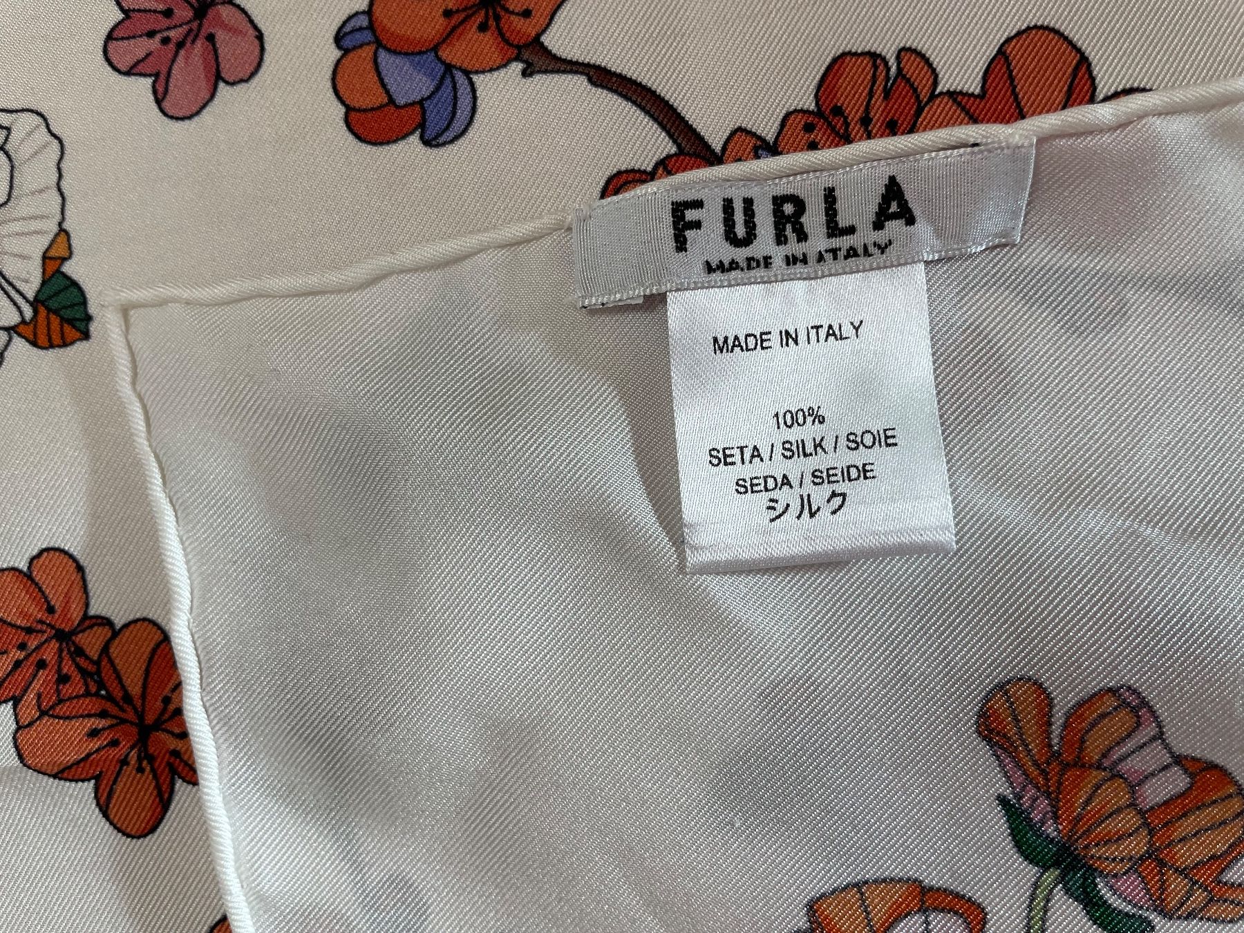 Furla Foulard & Sciarpe: Carree Furla Seide 90x90 – Usato da Gasel venduto da Federscharnier 4