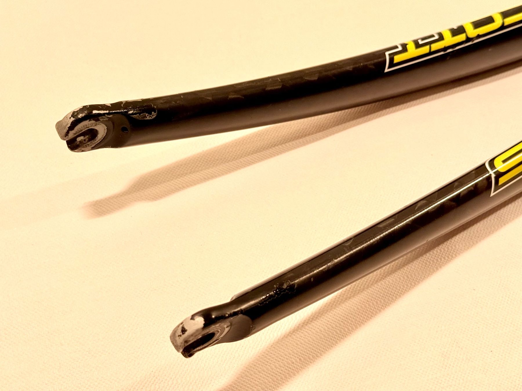 Scott Ersatzteile: 1 1/8" SCOTT Carbon Fork Rennrad 28" Gabel 2605 – Gebraucht aus Luzern von bikeandbeltcom 3