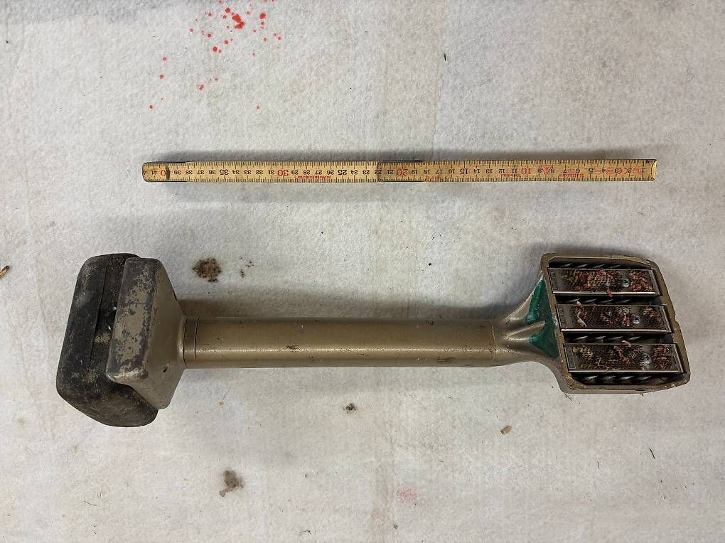 Tutti gli attrezzi: Profi Knie-Teppichspanner Kniekicker – Usato da Belp venduto da machrismo24 2
