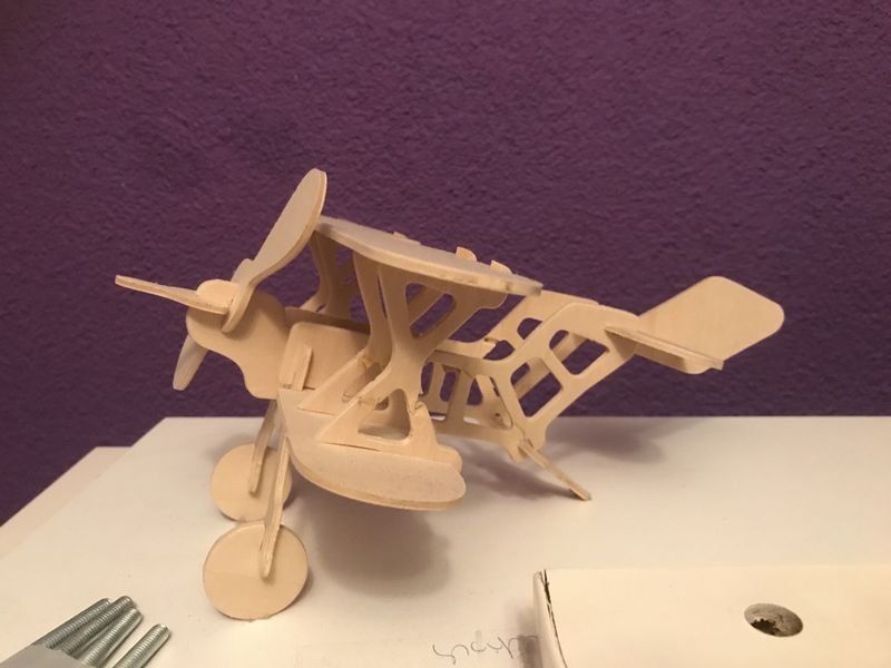 Figuren: Holzfigur Holz Flugzeug 20cm - 30cm – Gebraucht aus Bergdietikon von antovale