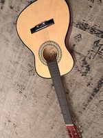 Gitarre aus Holz