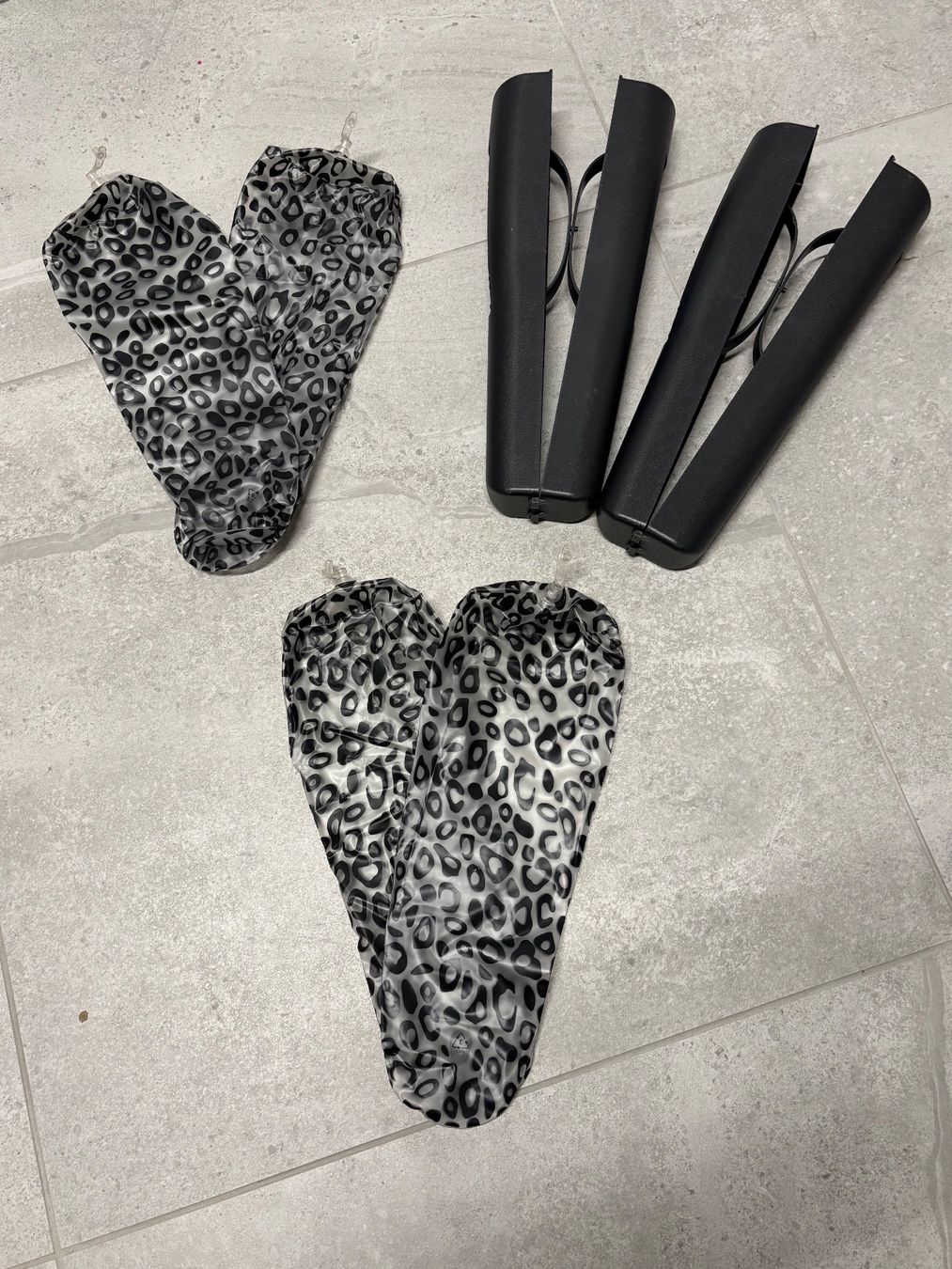 Damenschuhe: Formes pour les bottes rangement chaussure – Gebraucht aus Salvenach von gwenwywar
