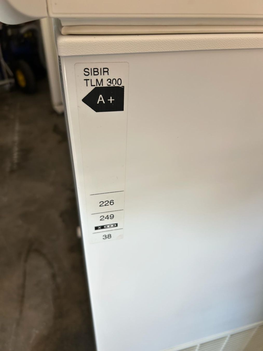 Congelatori: tiefkühltruhe Sibir  – Usato da Basel venduto da faz_hdd8 5
