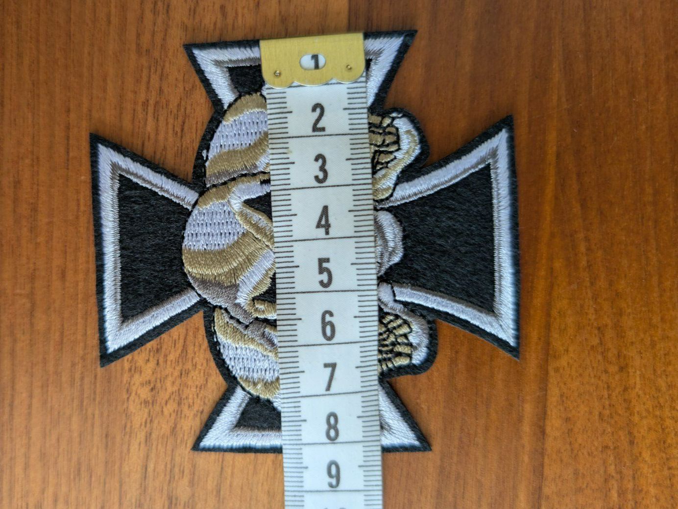Toppe: Aufnäher Tatzenkreuz mit Skulls – Nuovo (secondo la descrizione) da Untervaz venduto da Mas1 1
