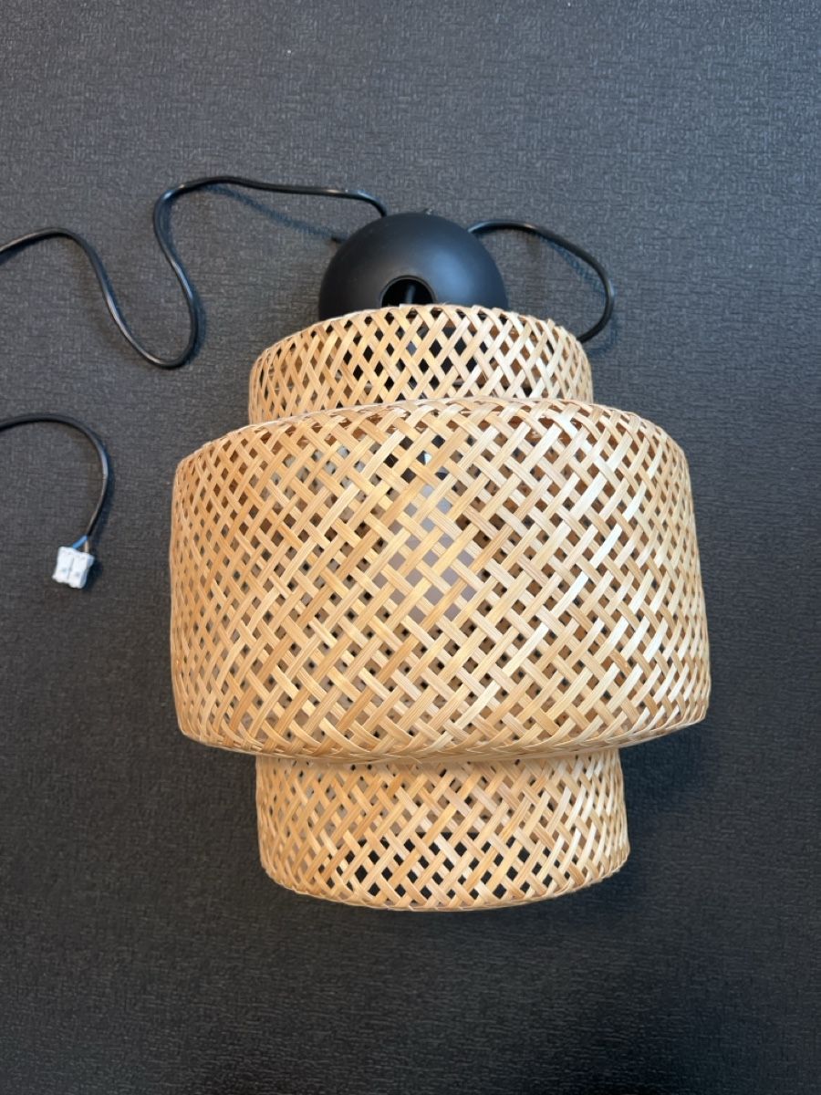 Ikea Lampade: Lampe à suspension en bamboo – Usato da Salgesch venduto da Tuf7