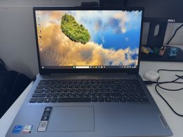 Lenovo IdeaPad Laptop Intel Core i5 12th Gen like new.