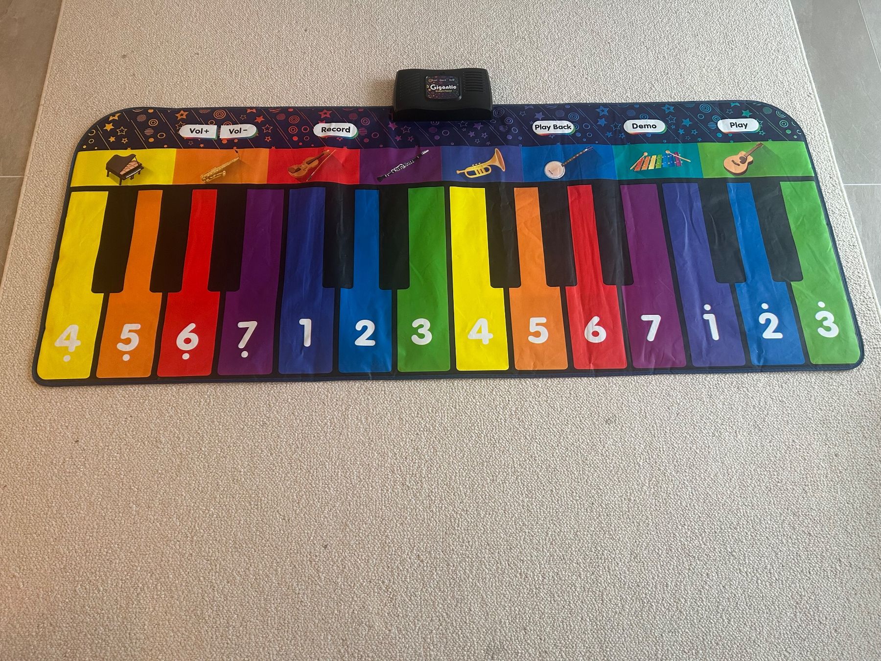 Tappeto da gioco: Piano Fussmatte mit 10 Beispiel-Lieder – Usato da Zürich venduto da julia20016