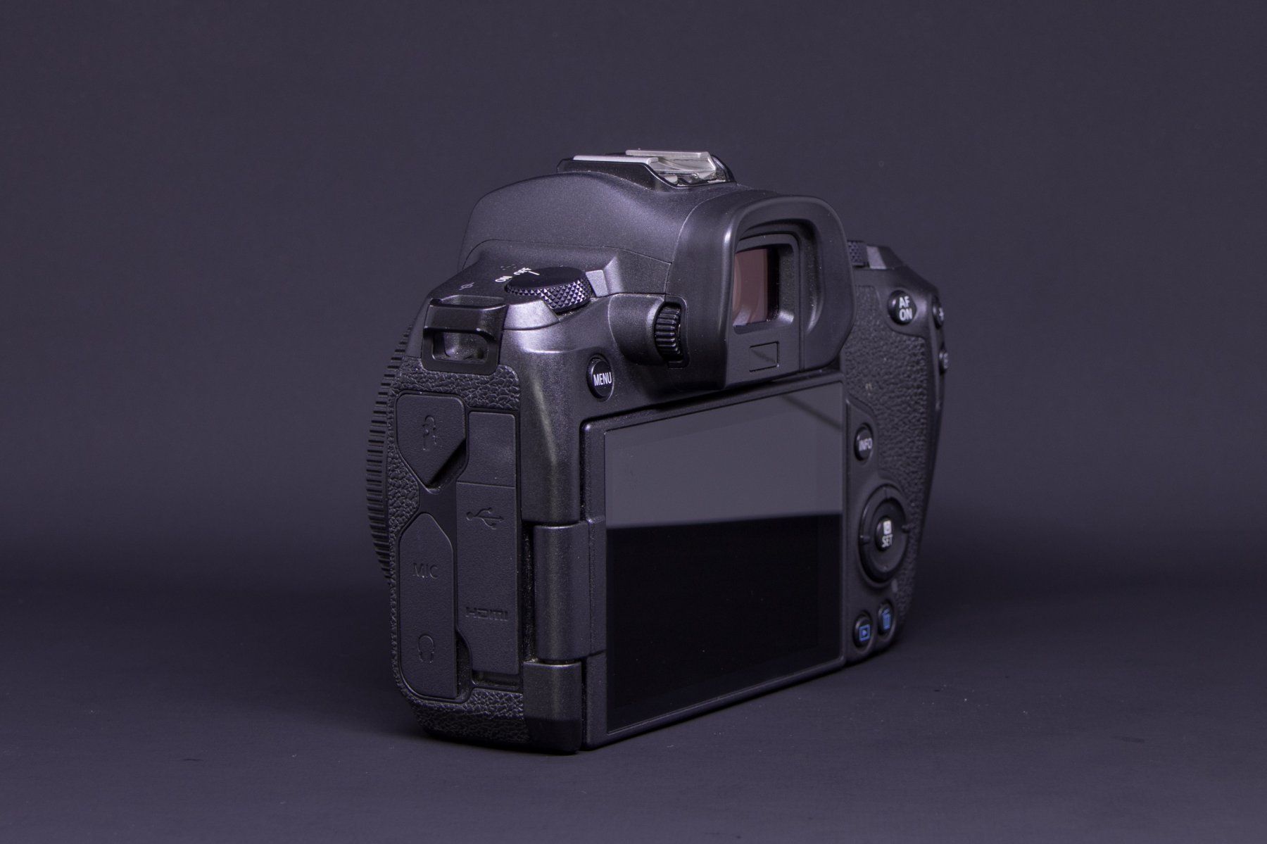 Canon Fotocamera: Canon EOS R mit SmallRig L-Bracket (Top-Zustand) – Usato da Rubigen venduto da Misterxyz 5