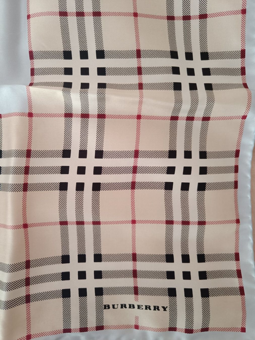 Burberry Foulard & Sciarpe: Foulard Burberry – Usato da Prangins venduto da sid_h2n6 3