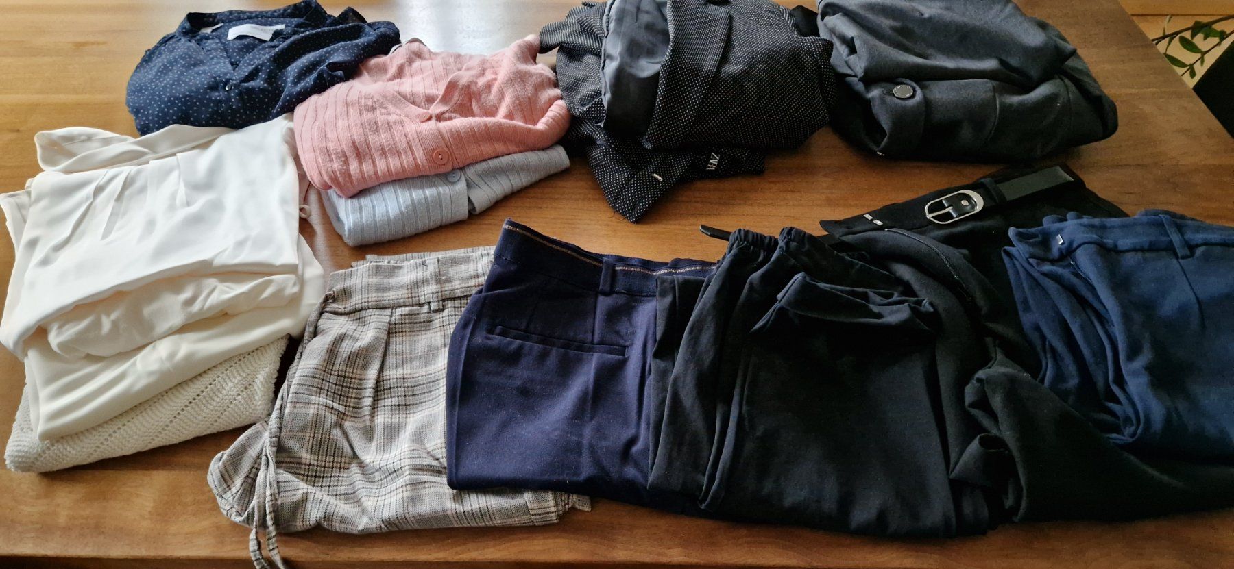 Lots de vêtements: Kleiderpaket Damen Gr.S – D'occasion à Märwil par Mumel01