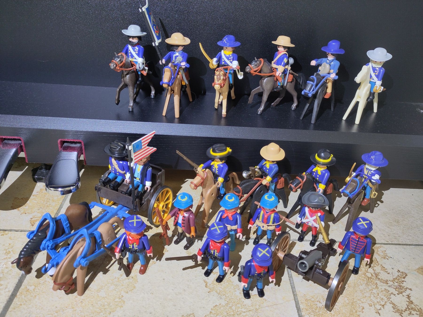Playmobil Spielzeuge: Fort Brave et soldats playmobils avec bâtiments – Gebraucht aus Delémont von MLim 1