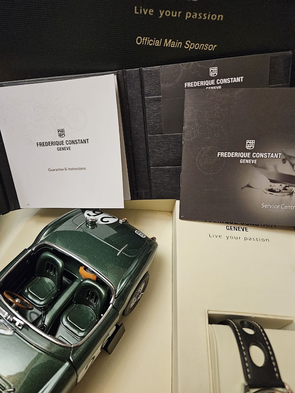 Frederique Constant Orologi: montre FRÉDÉRIQUE CONSTANT et AUSTIN HEALEY avec coffret – Nuovo e nell'imballaggio originale da Cortaillod venduto da lemaurice01 3